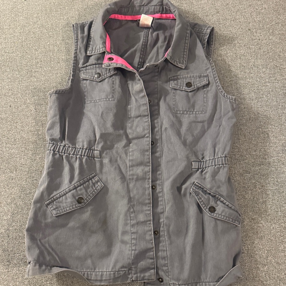 5/$15- Gray Sleeveless Utility Shirt Vest with Pink Trim